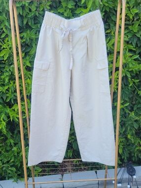 Sienna Sky Elastic Waist Wide Leg Cargo Pants - Cream/Tan M